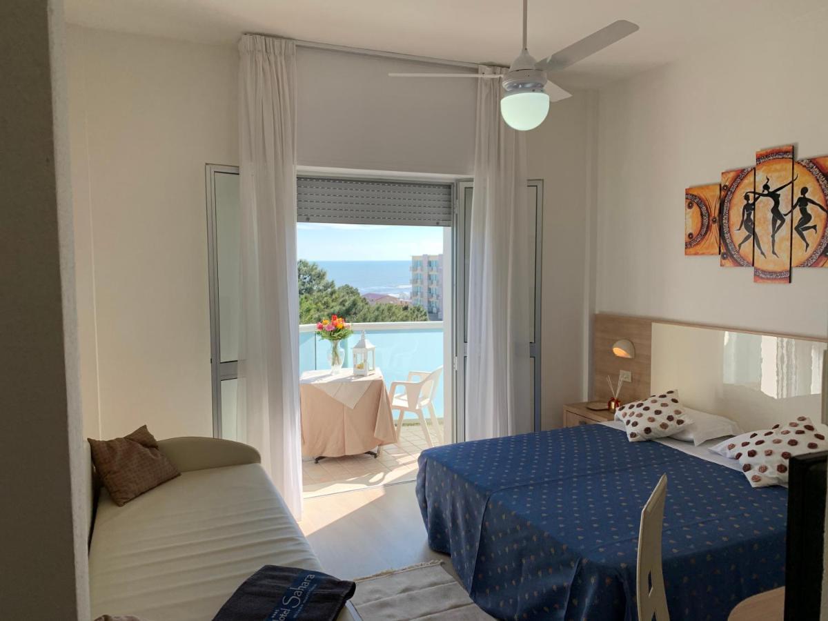 Hotel Sahara Milano Marittima Bagian luar foto