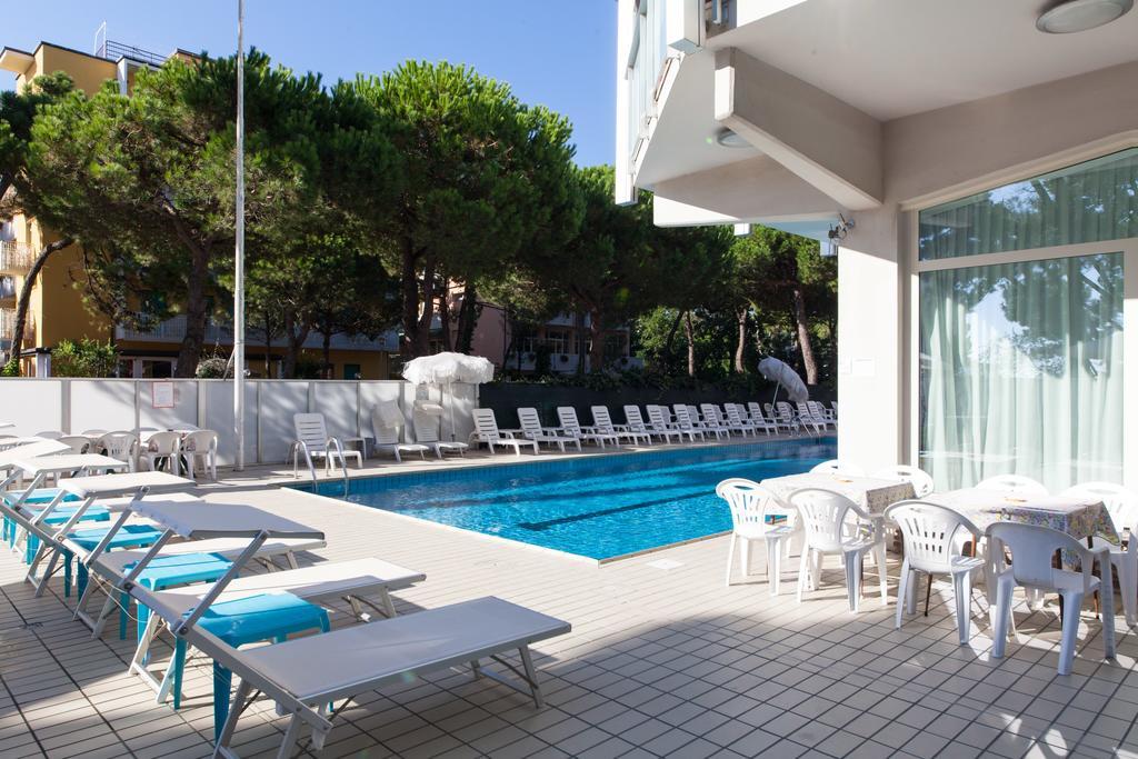 Hotel Sahara Milano Marittima Bagian luar foto