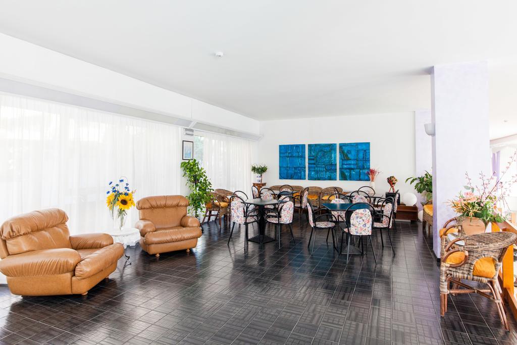 Hotel Sahara Milano Marittima Bagian luar foto