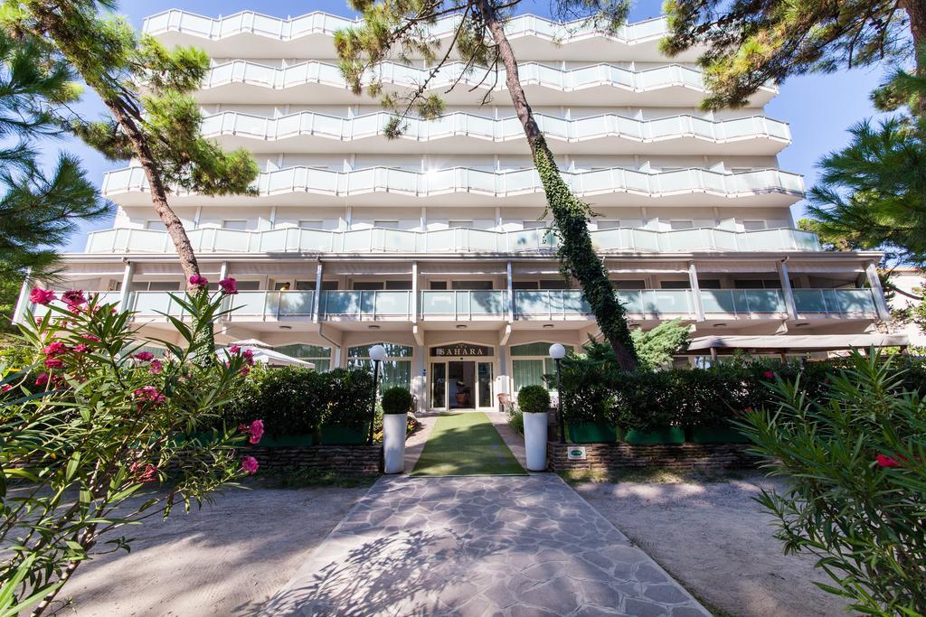 Hotel Sahara Milano Marittima Bagian luar foto