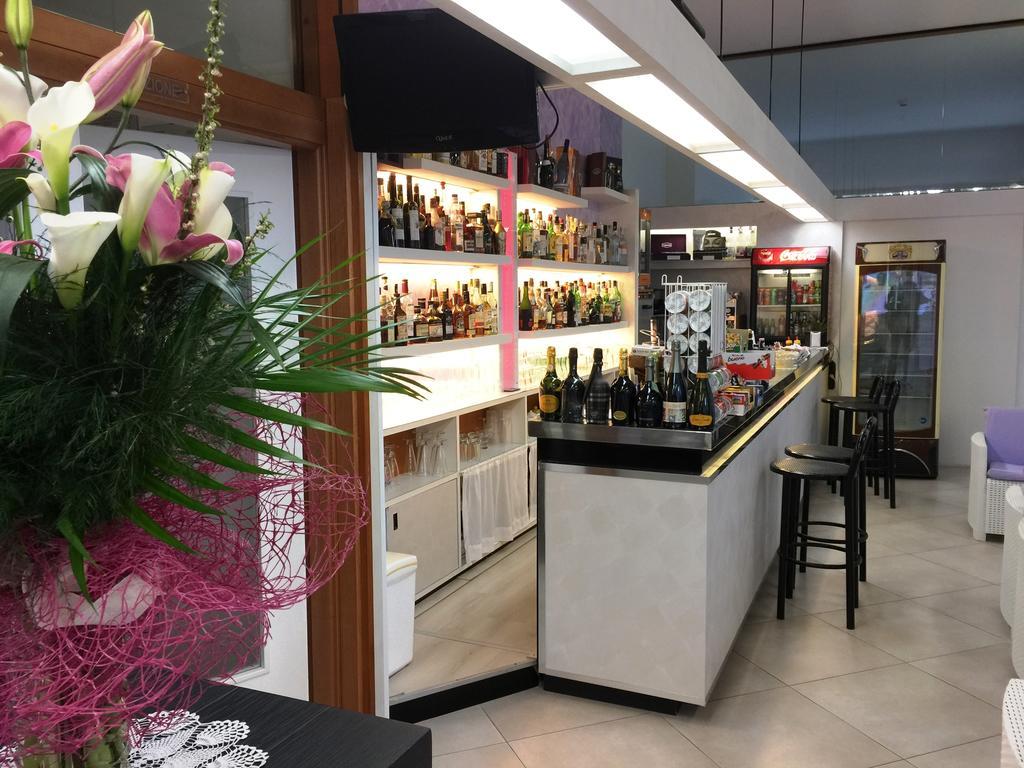 Hotel Sahara Milano Marittima Bagian luar foto