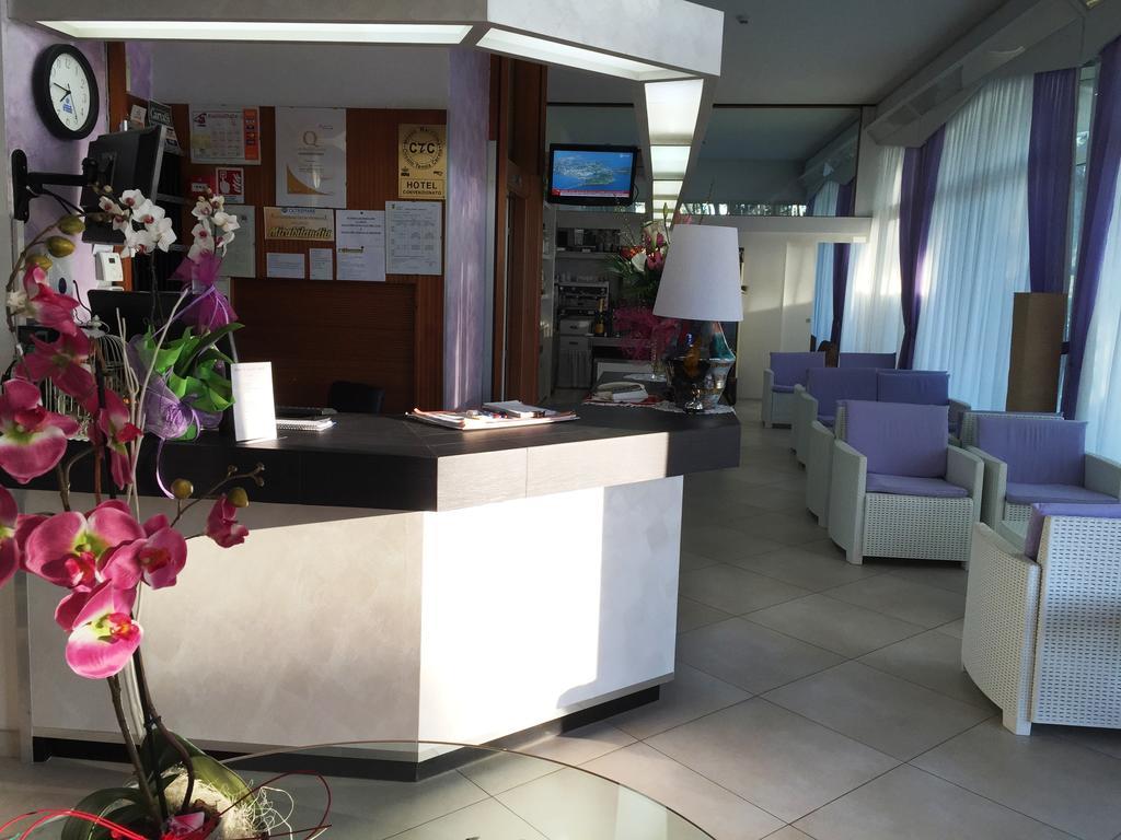 Hotel Sahara Milano Marittima Bagian luar foto
