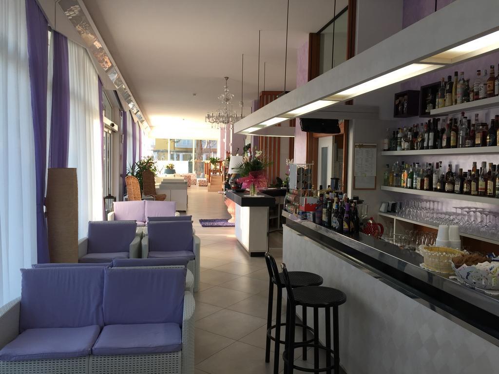 Hotel Sahara Milano Marittima Bagian luar foto