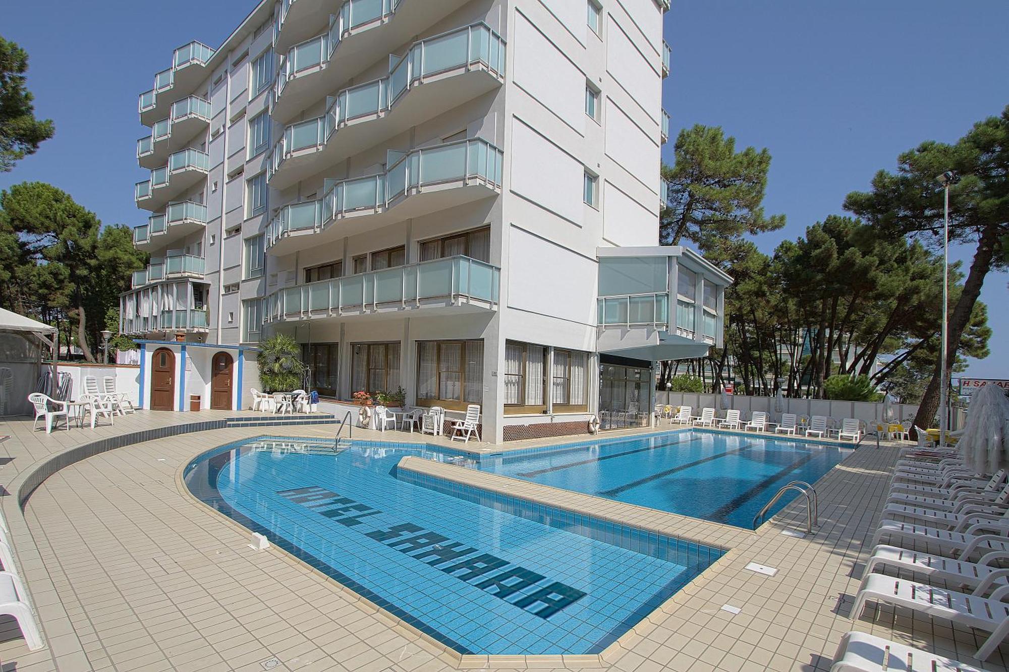 Hotel Sahara Milano Marittima Bagian luar foto
