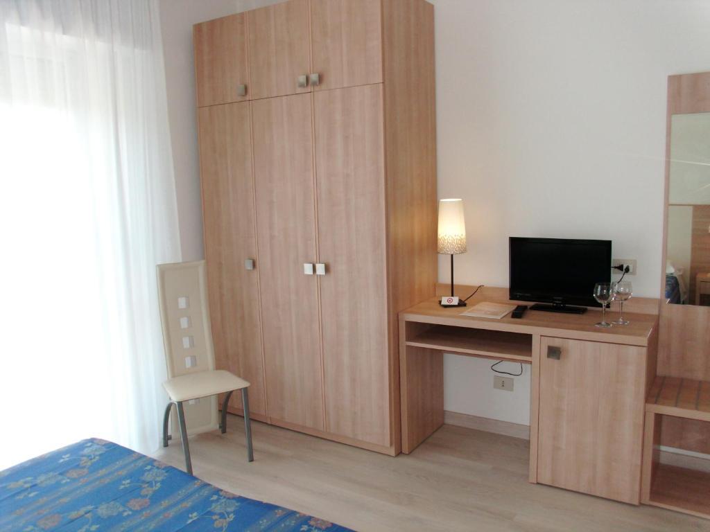 Hotel Sahara Milano Marittima Bagian luar foto
