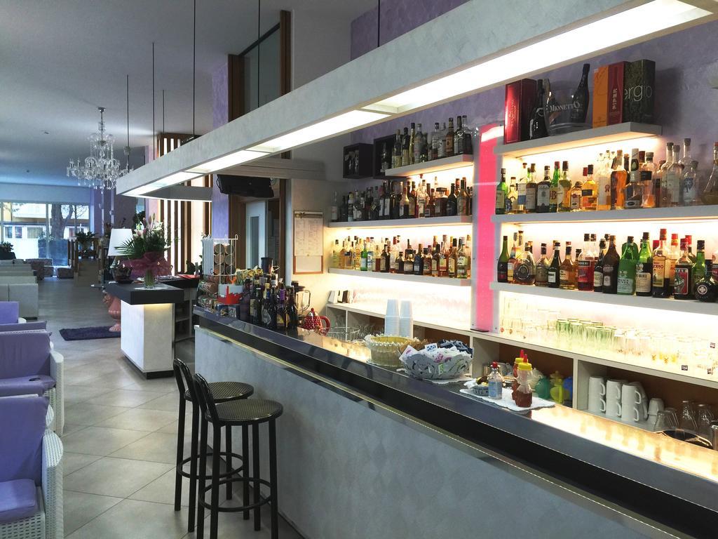 Hotel Sahara Milano Marittima Bagian luar foto