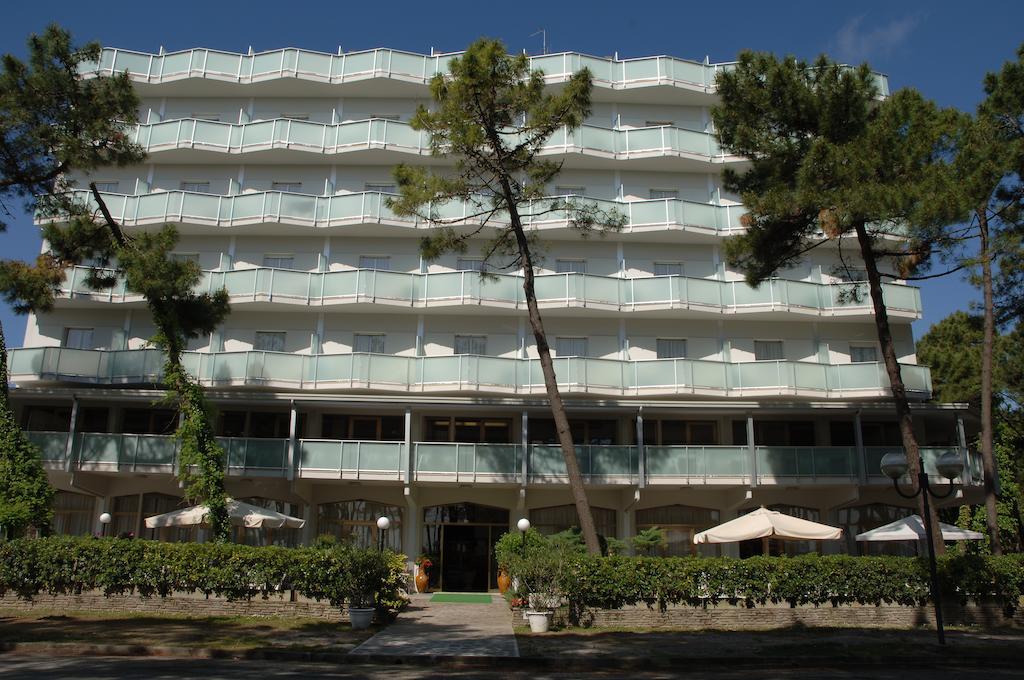 Hotel Sahara Milano Marittima Bagian luar foto