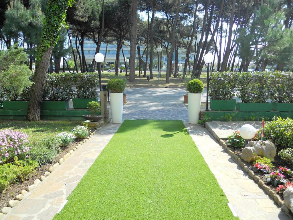 Hotel Sahara Milano Marittima Bagian luar foto