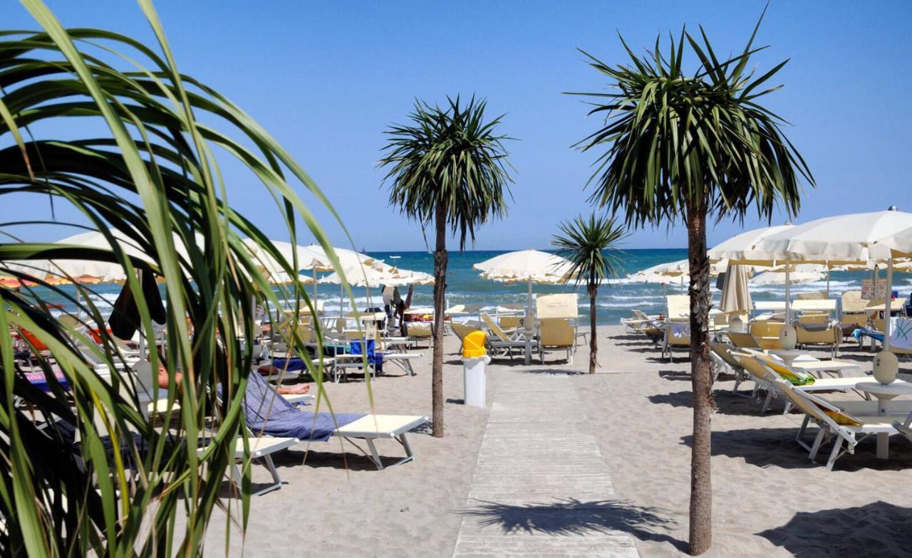 Hotel Sahara Milano Marittima Bagian luar foto