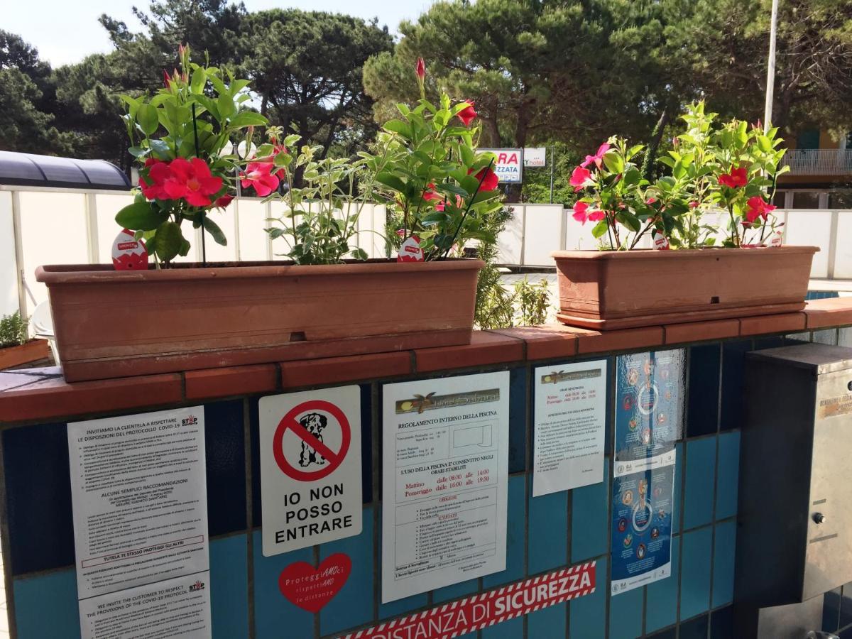 Hotel Sahara Milano Marittima Bagian luar foto